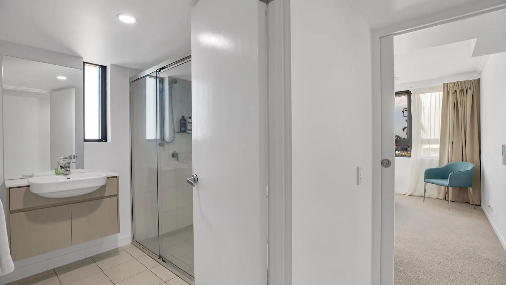 Stunning 2 Bedroom Self Contained City Apartment Mackay