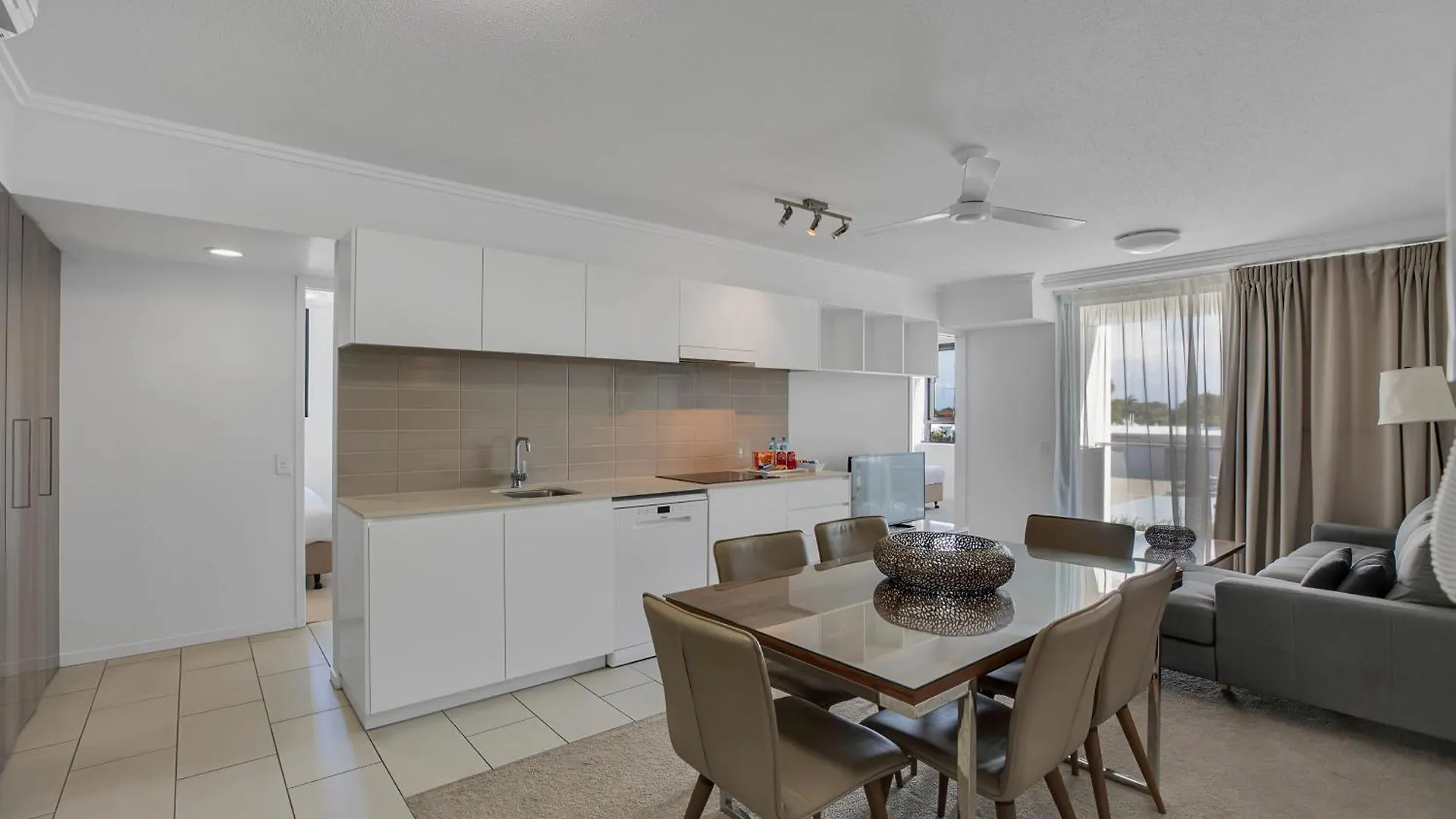 Stunning 2 Bedroom Self Contained City Apartment Mackay
